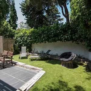 https://apartamento-con-jardn-terraza-en-cadaqus.catalonia-hotels.com